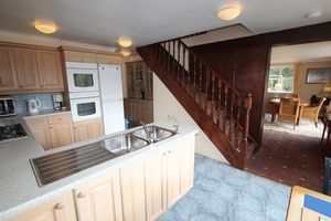 Kitchen/Breakfast Room- click for photo gallery